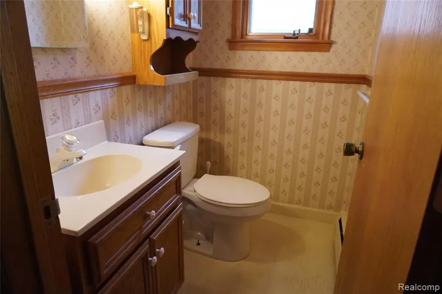 8115 Busch, Center Line, MI 48015 - #3