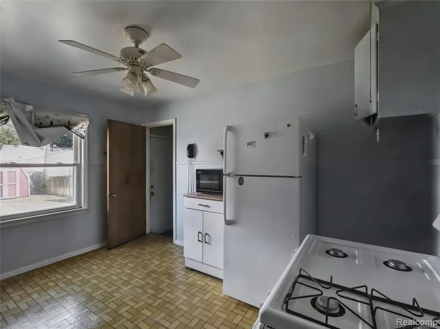 12125 Helen, Southgate, MI  - Image #2