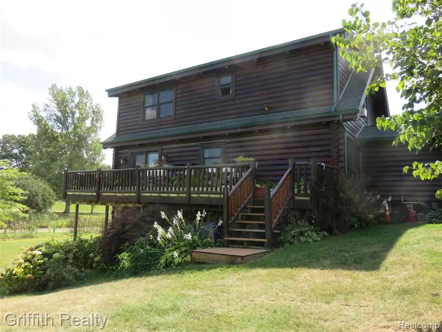5748 W Coon Lake, Howell, MI 48843 - #2