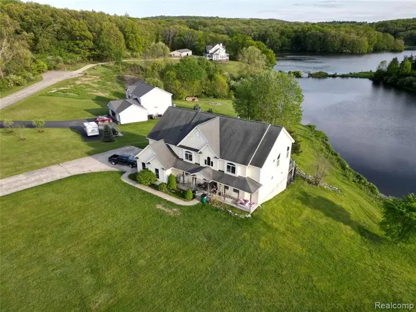5041 Vista Bay, Goodrich, MI 