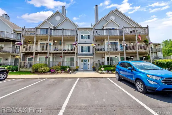 37510 Jefferson #0203, Harrison Twp, MI 