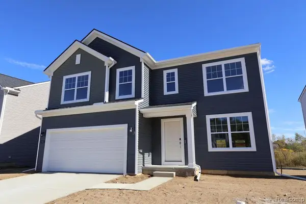 422 Hidden River, Holly, MI 48442