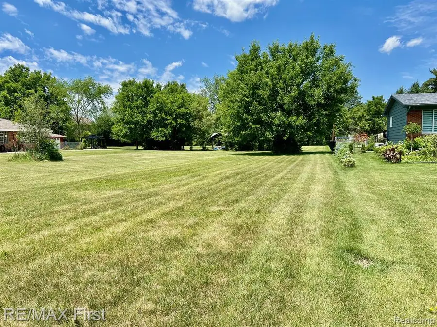 Vacant Willowood, Rochester Hills, MI 48307 - #2