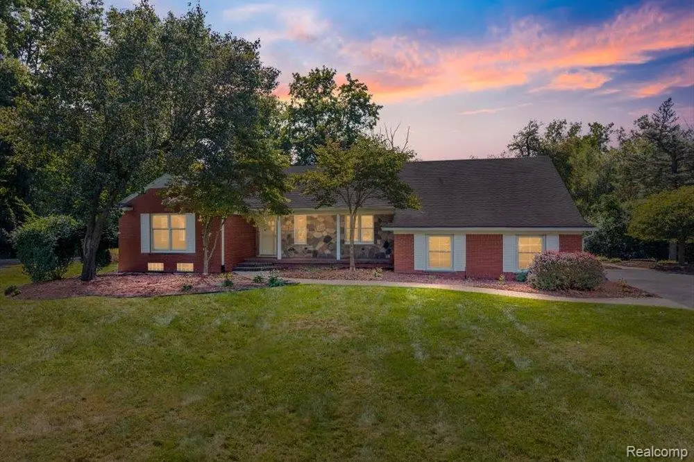 31069 Munger, Livonia, MI  - #1