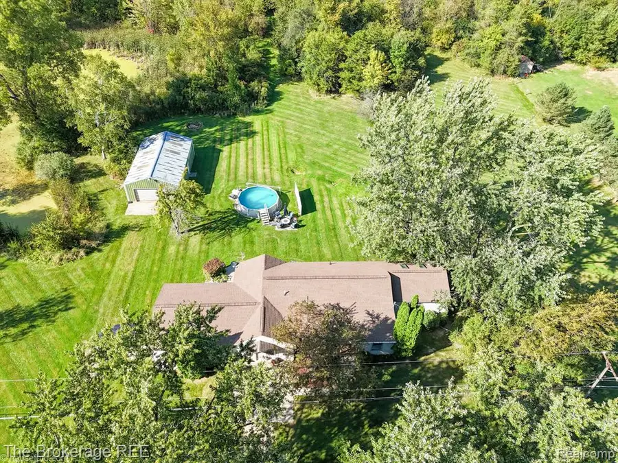 8439 Burpee, Grand Blanc, MI  - Image #3