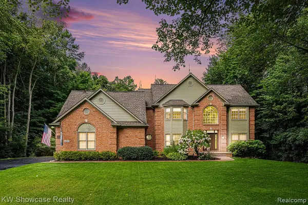 6060 Rosewood, White Lake, MI 