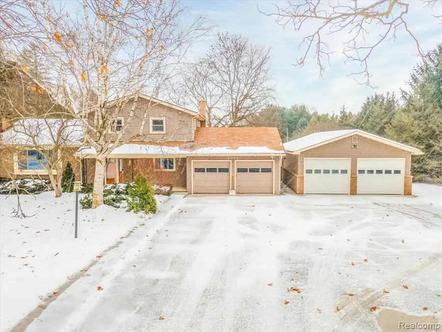 7045 Crane, Ypsilanti, MI  - Image #2