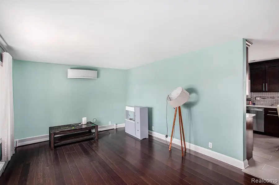 1035 Wyman, Waterford, MI  - Image #2