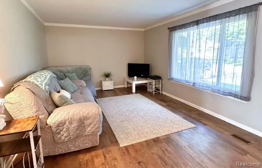 3165 Jennella, Commerce Township, MI  - Image #2