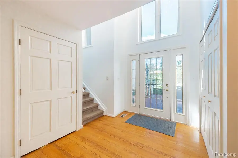 9422 Hawthorne Glen, Grosse Ile, MI  - Image #3