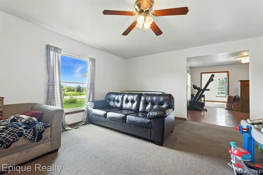 4294 Rochester, Dryden, MI  - Image #3