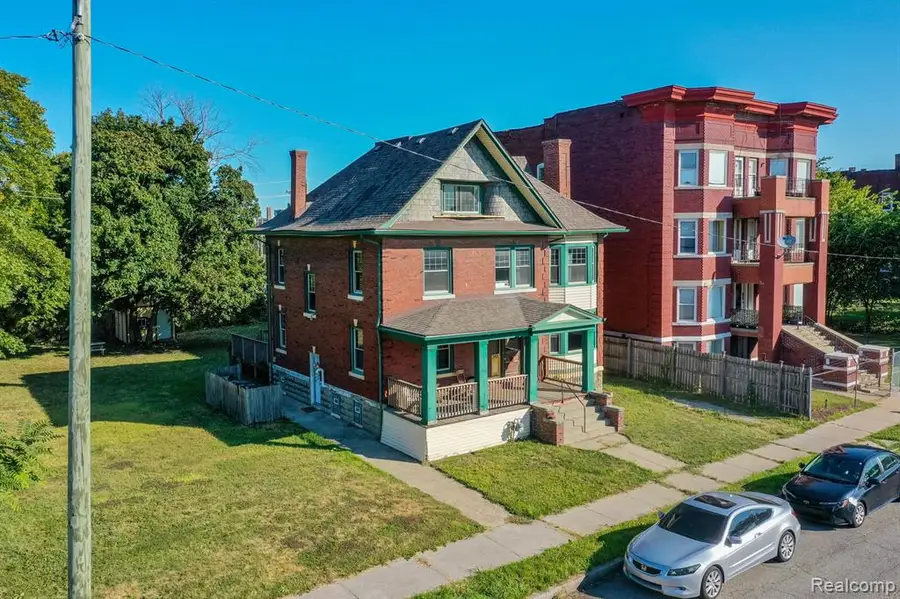 243 E Edsel Ford, Detroit, MI 48202 - #2