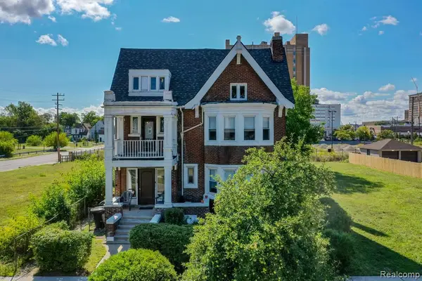 100 Chandler, Detroit, MI 