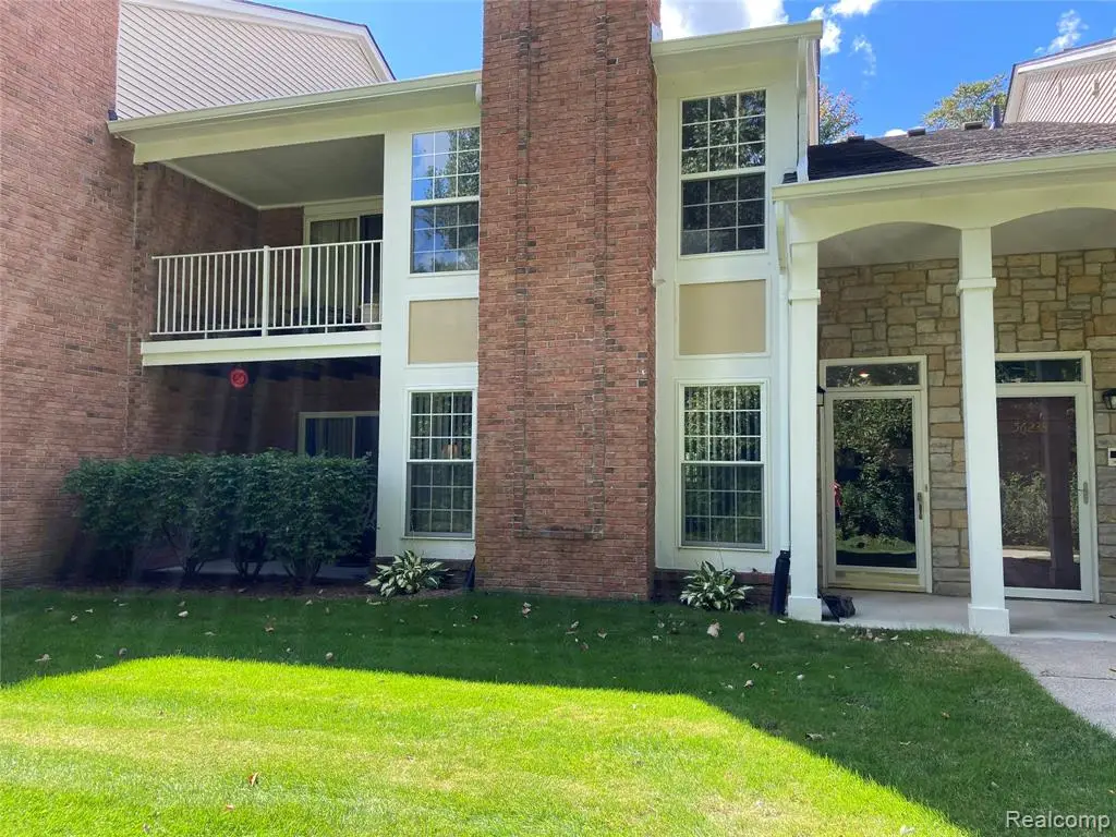 56246 Troon #195, Shelby Charter Township, MI  - Image #1