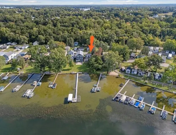 14206 Eastview, Fenton, MI 48430