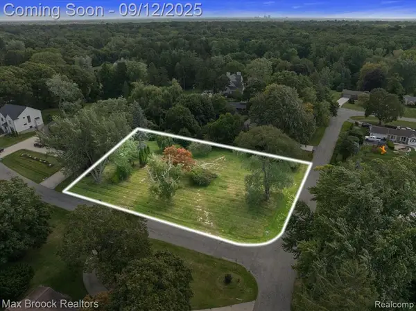 1027 Joanne, Bloomfield Hills, MI 