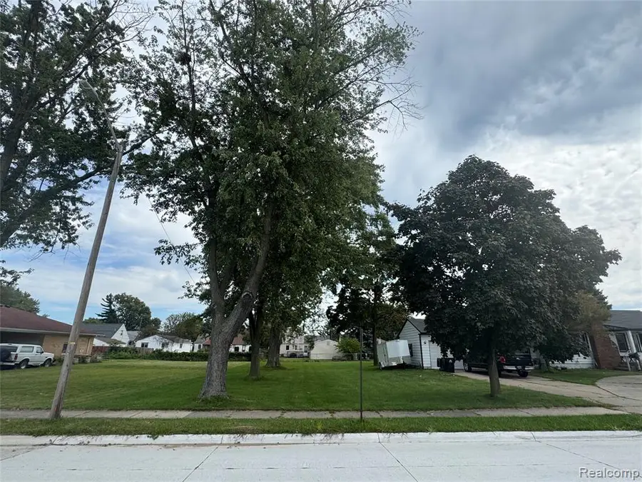 4 Belleair Vacant, Roseville, MI  - Image #2