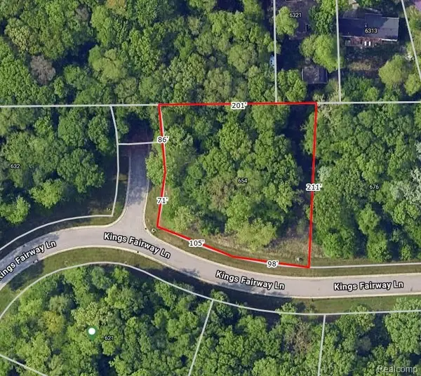 654 Kings Fairway, Grand Blanc, MI 48439