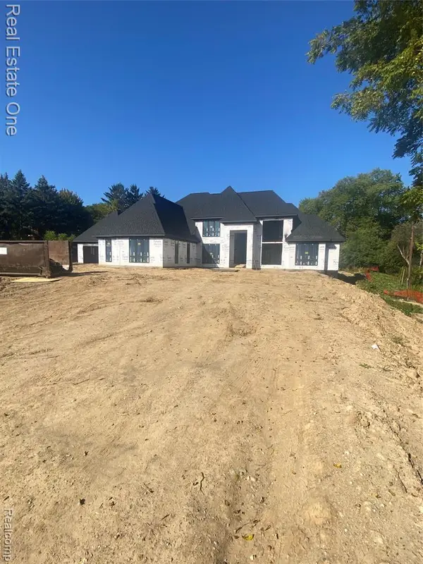 3370 Bloomcrest, Bloomfield Hills, MI 