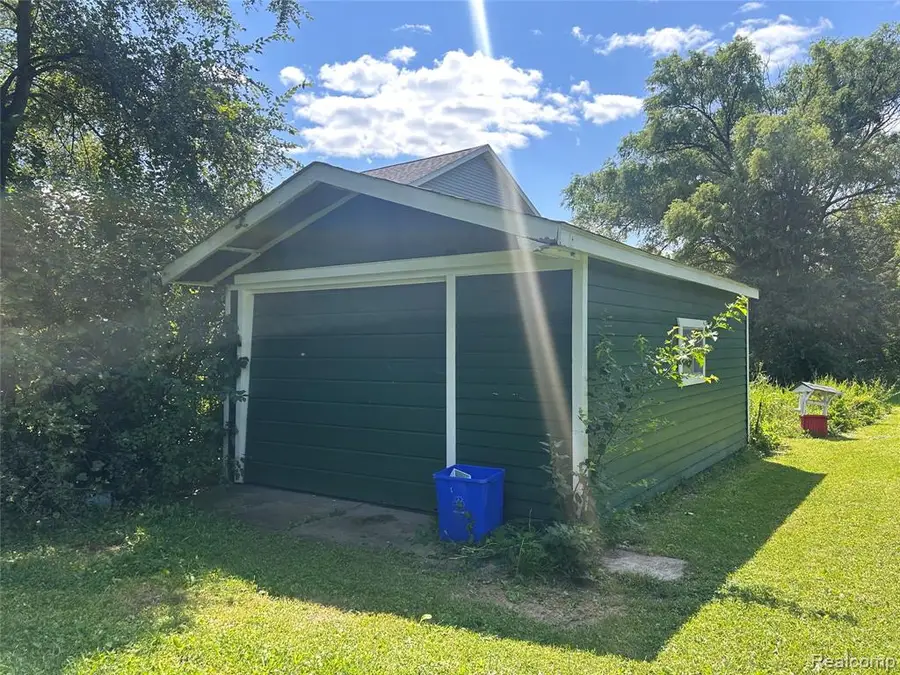 37183 Curwood, Sterling Heights, MI  - Image #2