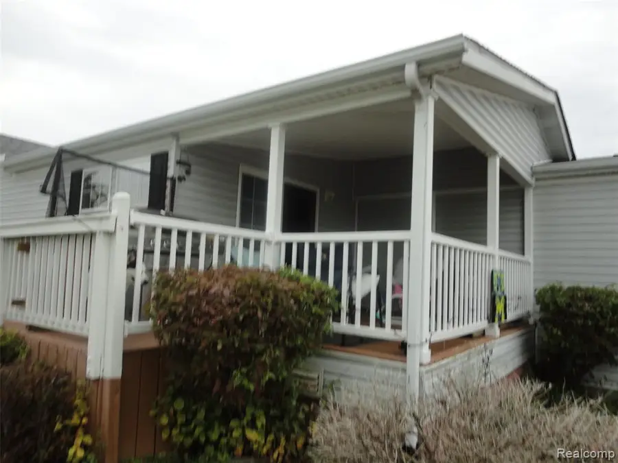 983 Tanners Landing, Monroe, MI 48161 - Image #2