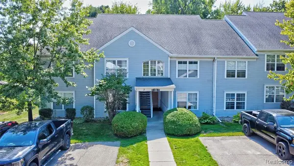 12364 Saint Andrews #66, Fenton, MI 