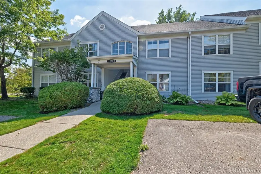 12364 Saint Andrews #66, Fenton, MI  - Image #3