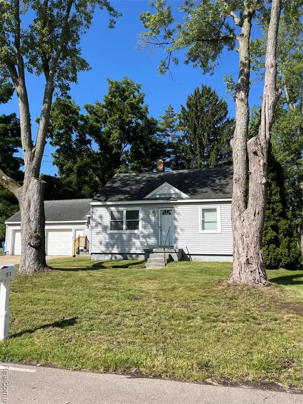 1513 N Seymour, Flushing, MI 