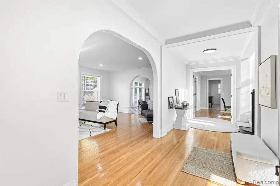 360 E Boston, Detroit, MI 48202 - #3