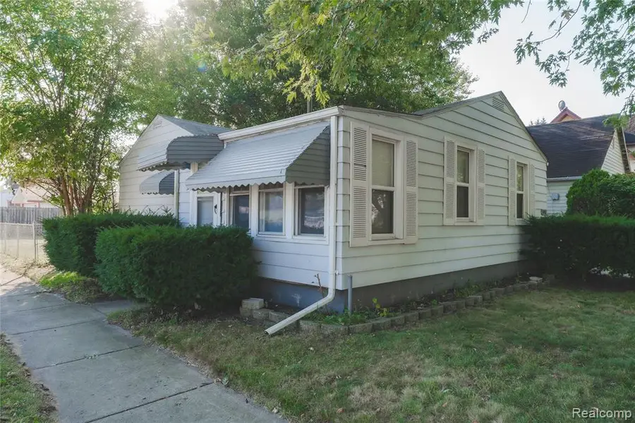 4901 Cornell, Dearborn Heights, MI 48125 - #3