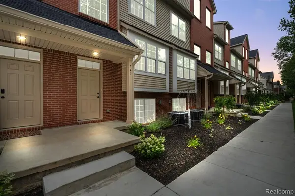 514 Village, Milford, MI 