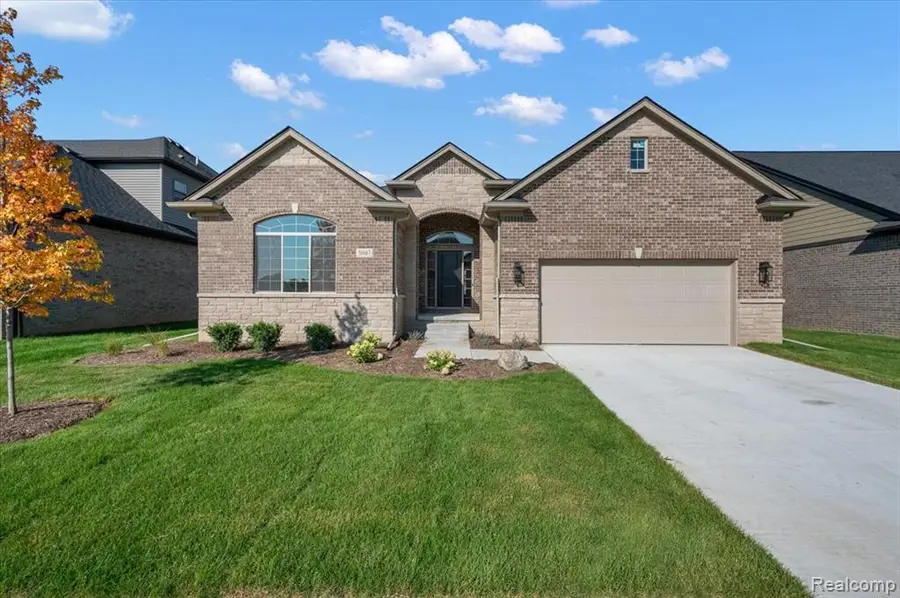 56667 Via Bellano #32, Macomb, MI  - Image #2