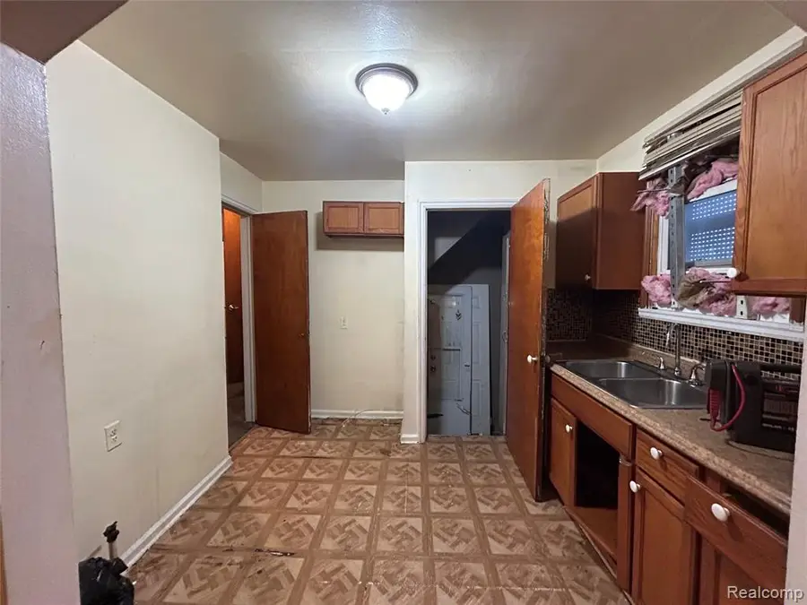 6760 Warwick, Detroit, MI  - Image #2