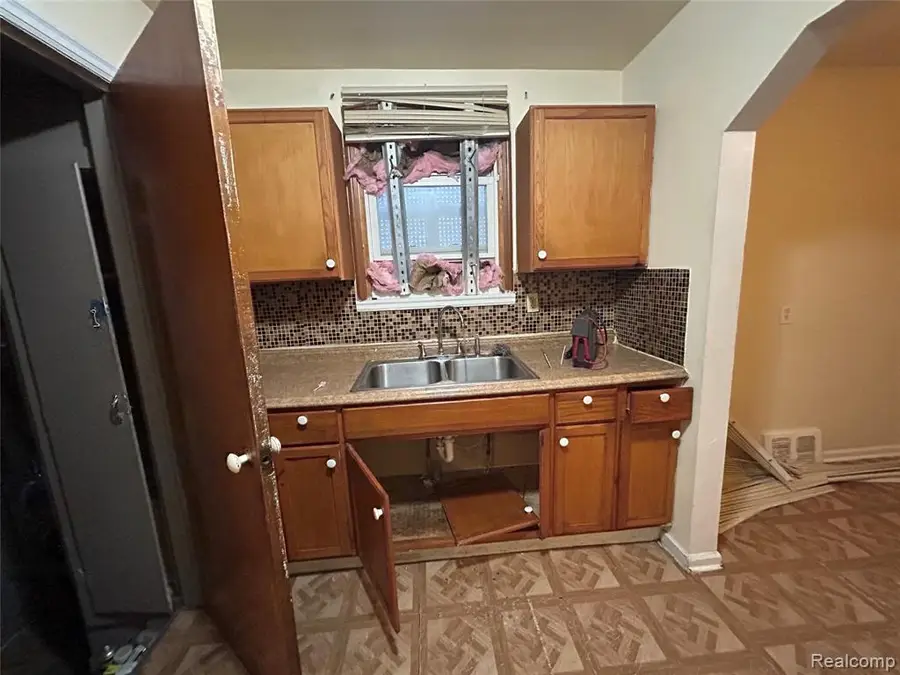 6760 Warwick, Detroit, MI  - Image #3