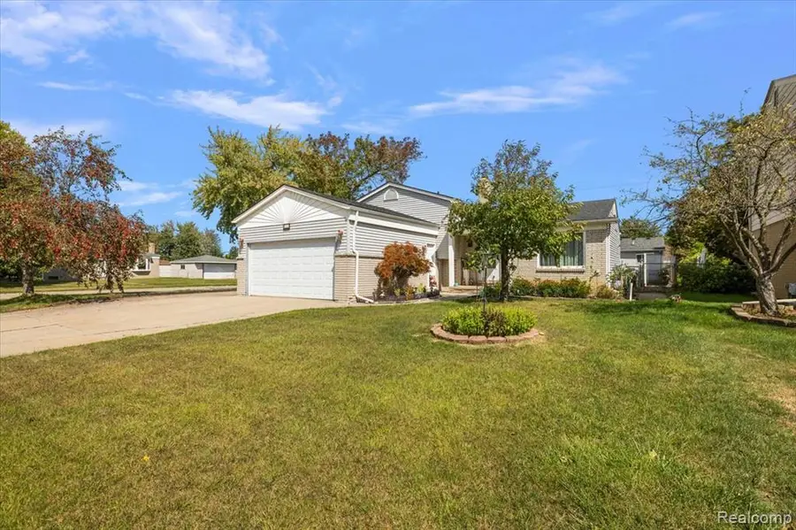 40058 Fraser, Sterling Heights, MI  - Image #3
