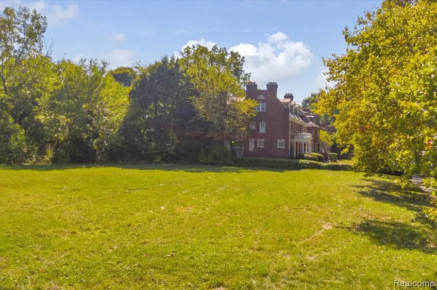 1496 Burns, Detroit, MI 48214 - #2