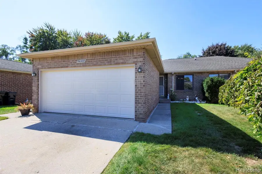 34457 Maple Lane, Sterling Heights, MI  - Image #2