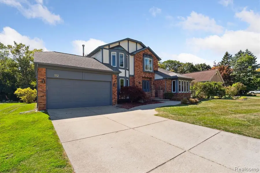 112 Streamview, Troy, MI  - Image #2