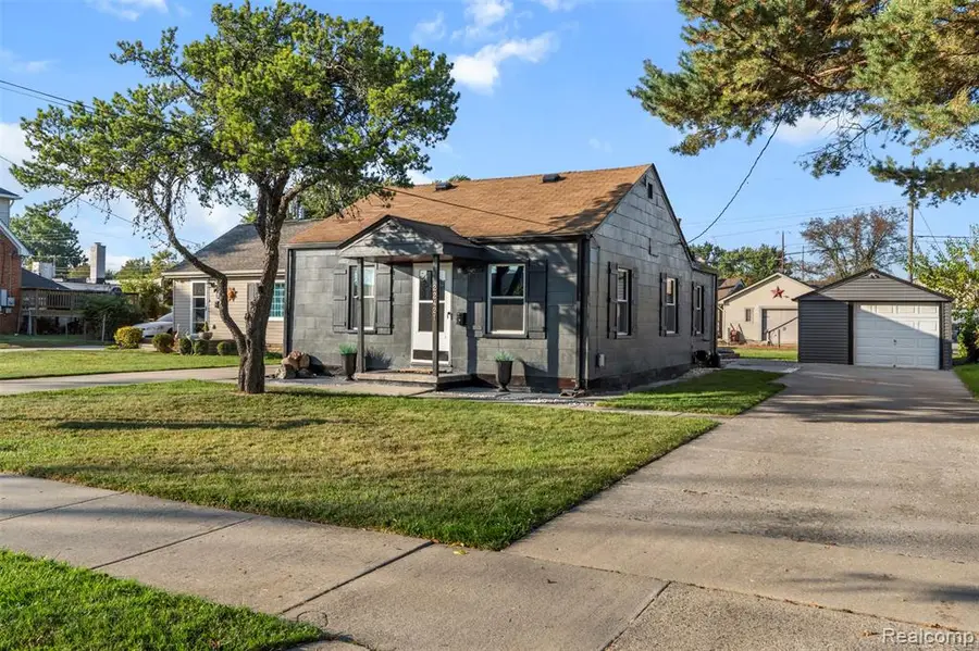 22421 Maple, Saint Clair Shores, MI  - Image #3