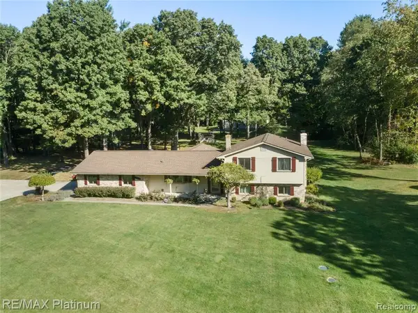 3750 Burwood, Highland, MI 48357