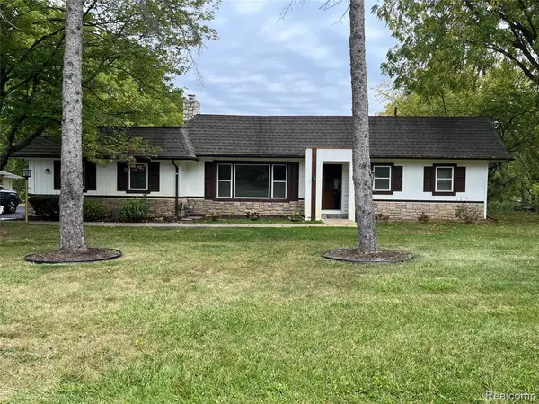 3930 Harris, West Bloomfield, MI 