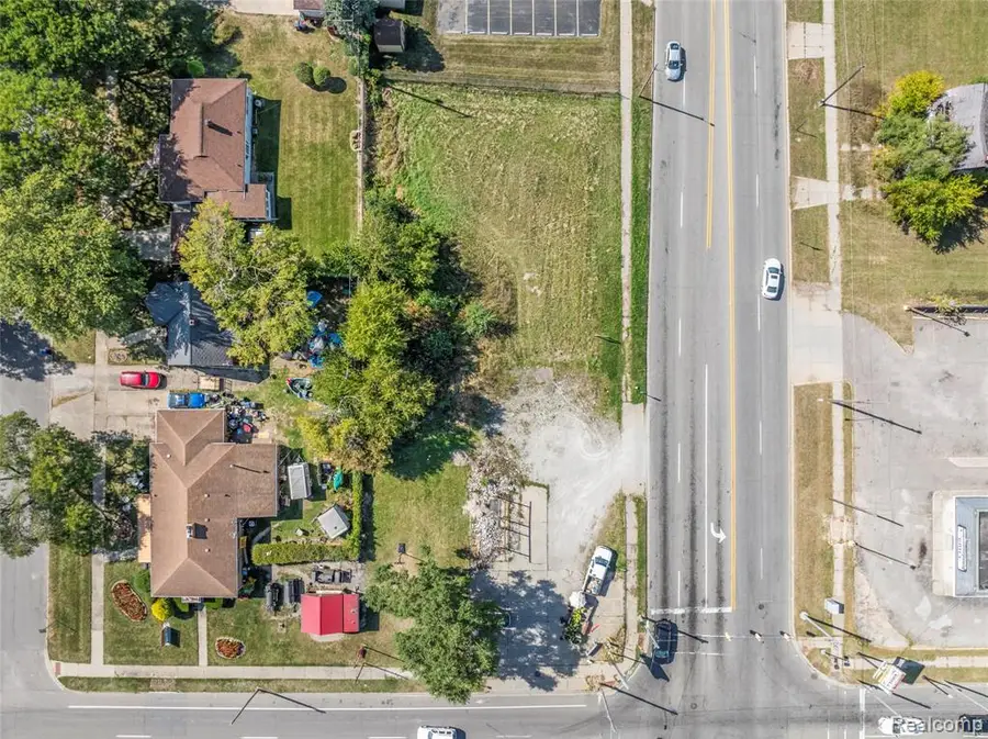 680 E Pierson, Flint, MI  - #3