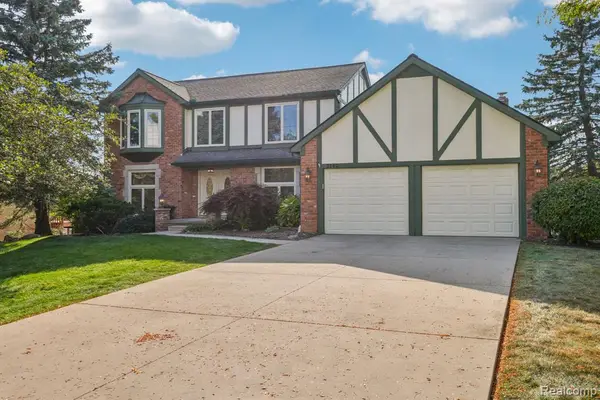 2142 Kennedy, Rochester Hills, MI 