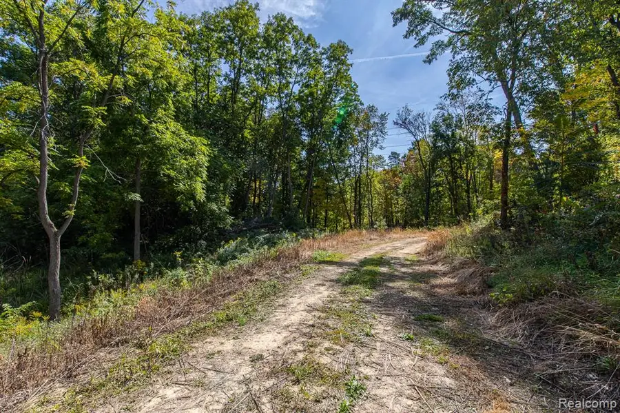 10516 Merrill, Fenton, MI 48430 - #3