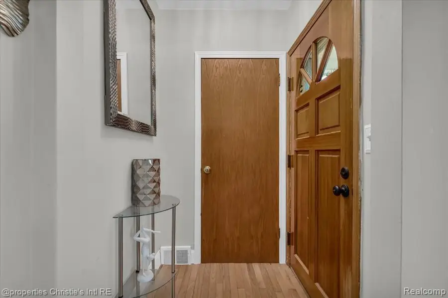 27524 Gail, Warren, MI 48093 - #3