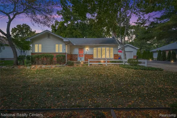 356 Fairbrook, Northville, MI 