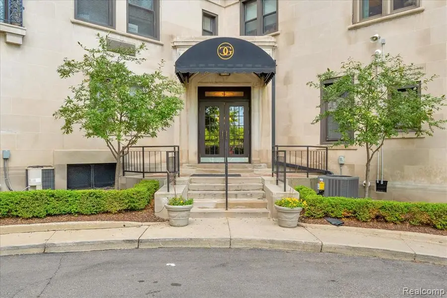 2900 E Jefferson #C5, Detroit, MI 48207 - Image #2