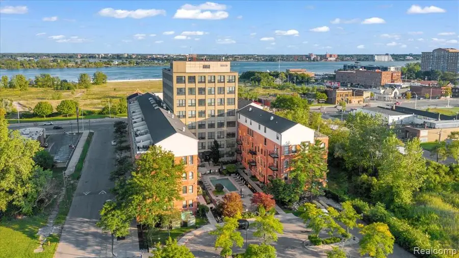 6533 E Jefferson #239E, Detroit, MI  - Image #3