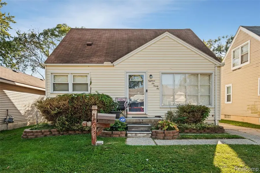 18696 Gaylord, Redford, MI  - Image #2