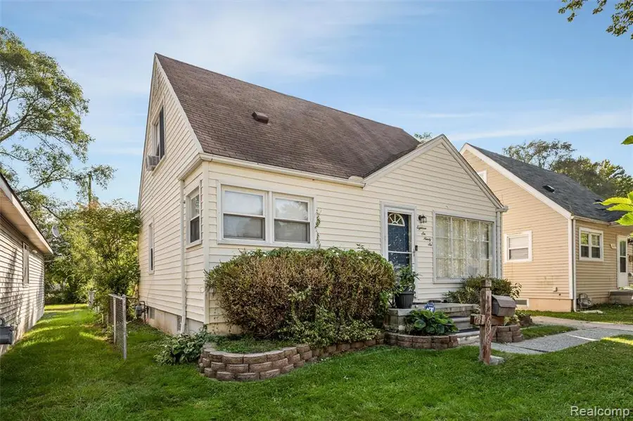 18696 Gaylord, Redford, MI  - Image #3